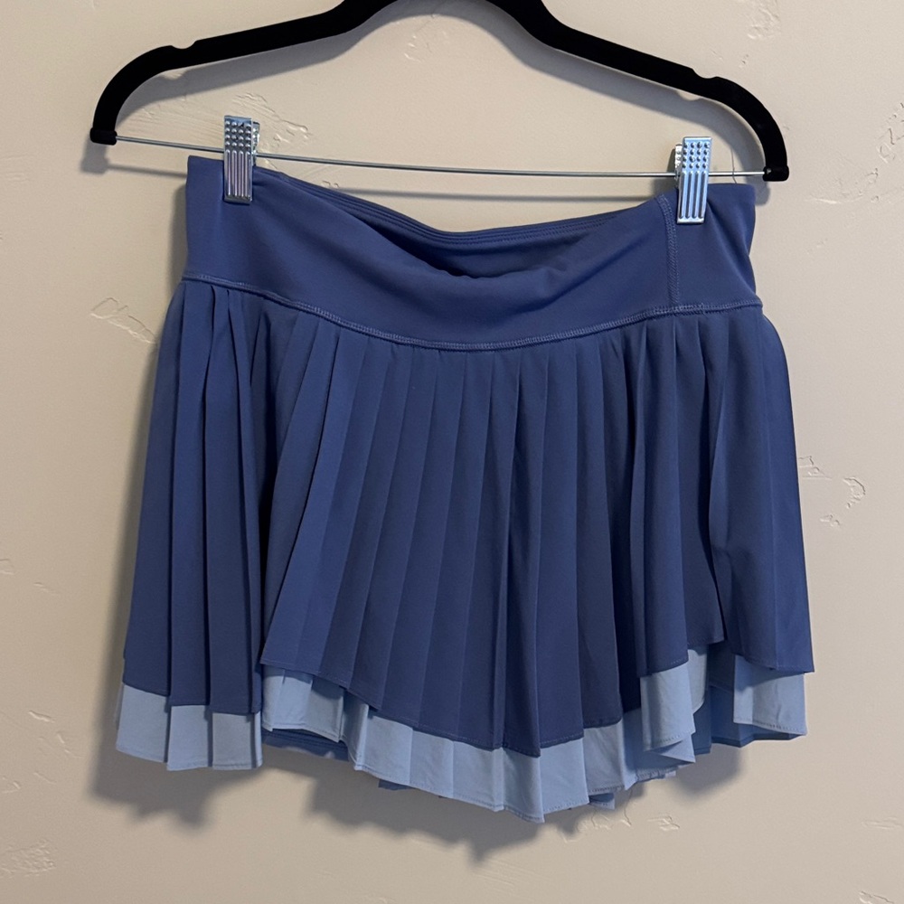Yogalicious Leah skort tennis or pickle ball skirt and women’s size large. EUC